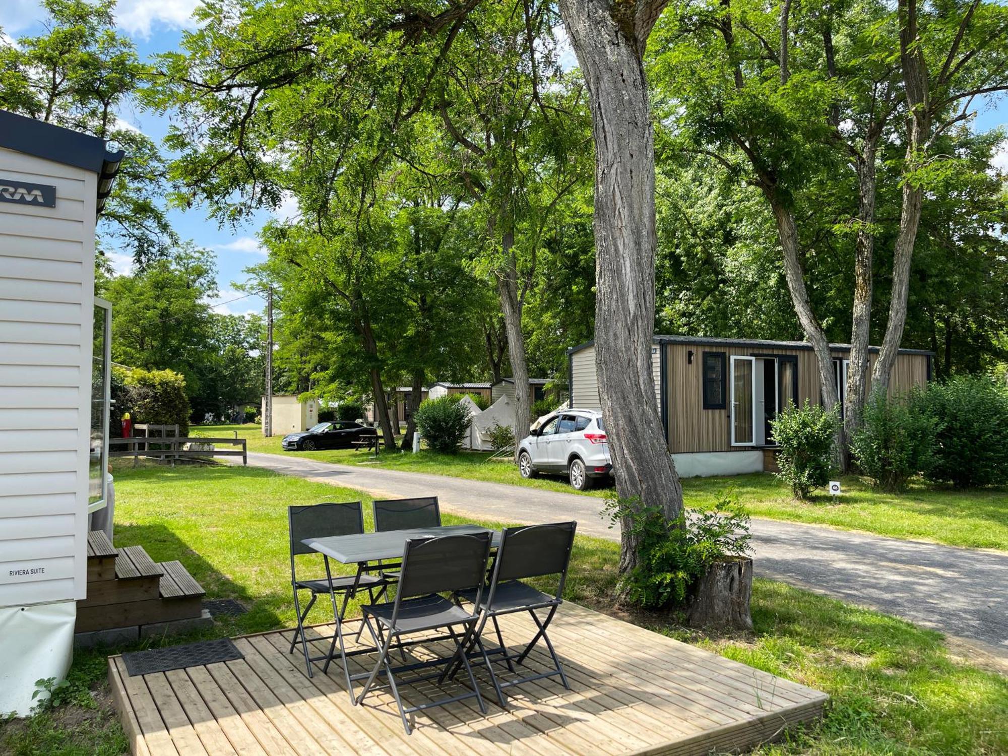 Camping Les Portes De Sancerre Saint-Satur Eksteriør bilde